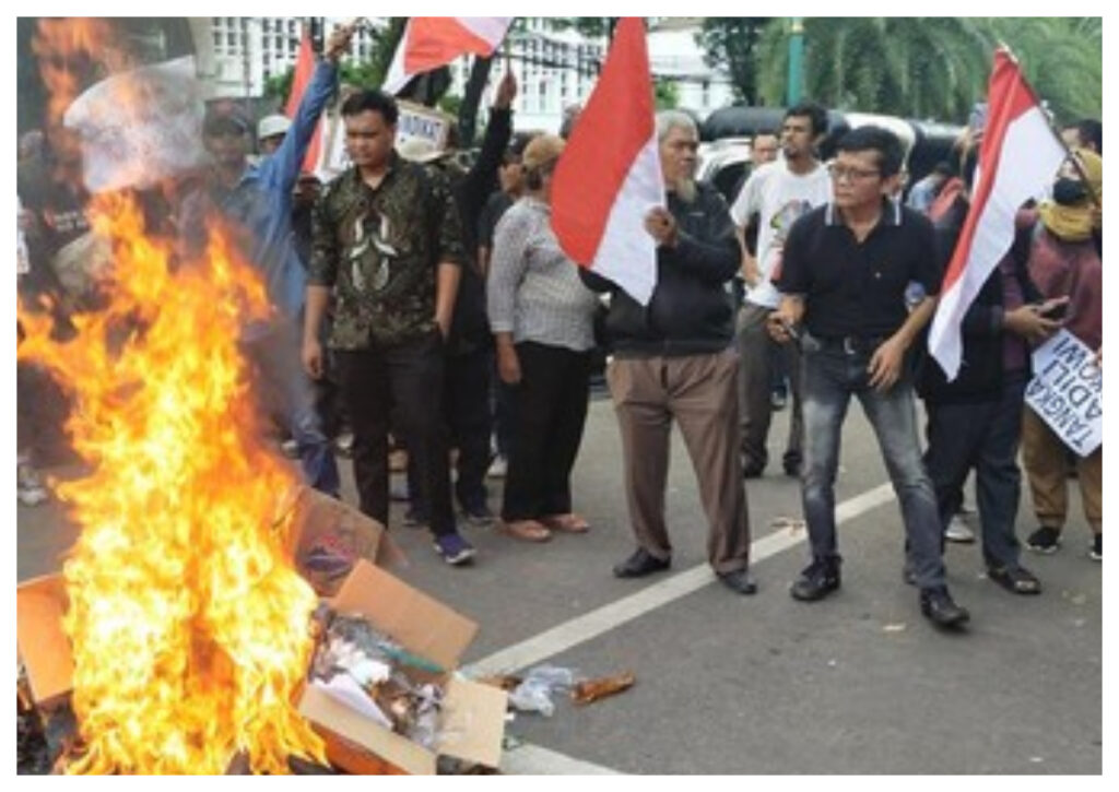 Ribuan Buruh dan Mahasiswa Gelar Aksi di Kantor KPU Jakarta, Tuntut Kepatuhan pada Putusan MK