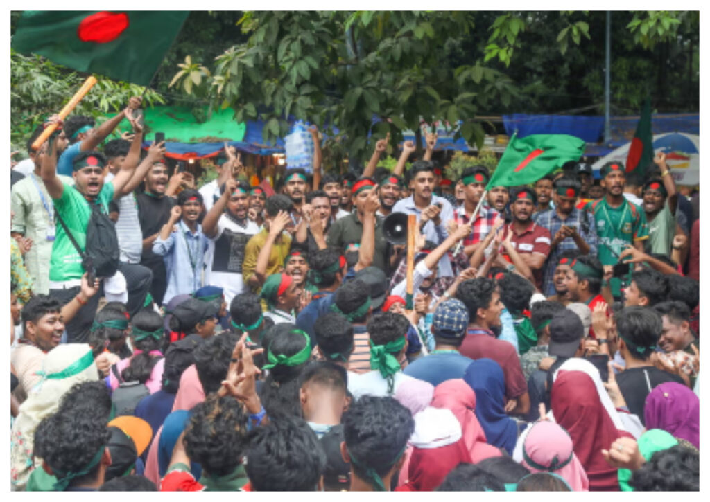 Bangladesh Membara, Pendukung Hasina Diserang Demonstran di Dhaka