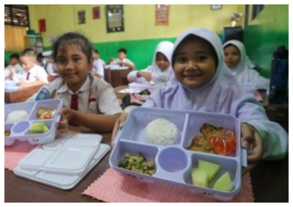 Makan Siang Bergizi Tidak Harus Dilengkapi Susu