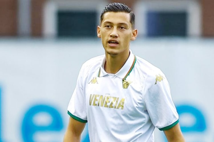 Jay Idzes Siap Tampil di Timnas Indonesia, Venezia Konfirmasi Tak Alami Cedera Serius/ google