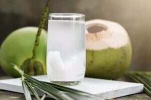 7 Minuman yang Aman dan Bermanfaat untuk Penderita Tipes