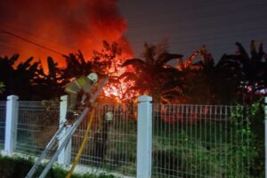Tawuran Antarwarga Gunakan Bom Molotov, Bedeng di Tanjung Priok Ludes Terbakar