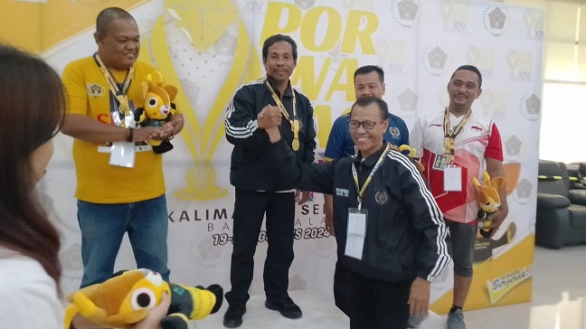 Porwanas di Kalsel berlangsung meriah, panitia membagikan medali kepada pemenang