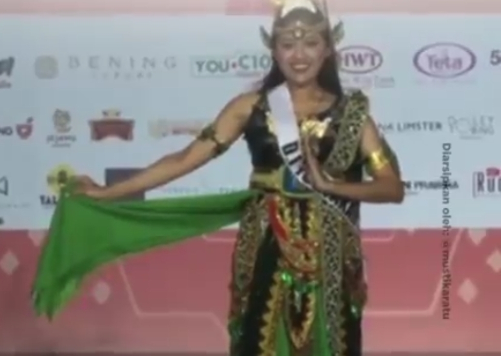 Viral Lagi, Video Erina Gudono Nyanyi saat Pemilihan Puteri Indonesia 2022 Netizen: Tutup Kuping apa Hidung?