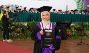 Anisa Andiana, Wisudawan Terbaik Cum Laude dengan IPK 3,92 di Universitas Pakuan