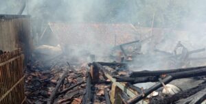 Tiga Rumah Luluh Lantak di Garut