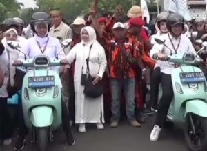 Khofifah Daftar Duluan, Risma Menunggu Keputusan Bu Mega
