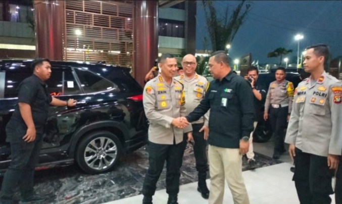Kapolres Metro Tangerang Kota Kombes Zain Dwi Nugroho tinjau pengamanan rumah sakit yang digunakan paslon lakukan MCU. (Aris)