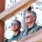 Panglima TNI Jenderal Agus Subiyanto dan perwakilan perwira Ameriksa Serikat menyaksikan latihan gabungan. (Ist)