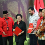 Ketum PDI-P Megawati didampingi Sekjen Hasto Kristiyanto dalam satu acara (ist)