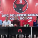 Pertemuan tiga parpol upaya menentukan koalisi Pilkada Kota Bogor, di DPC PDIP. (KIS/Nicho)