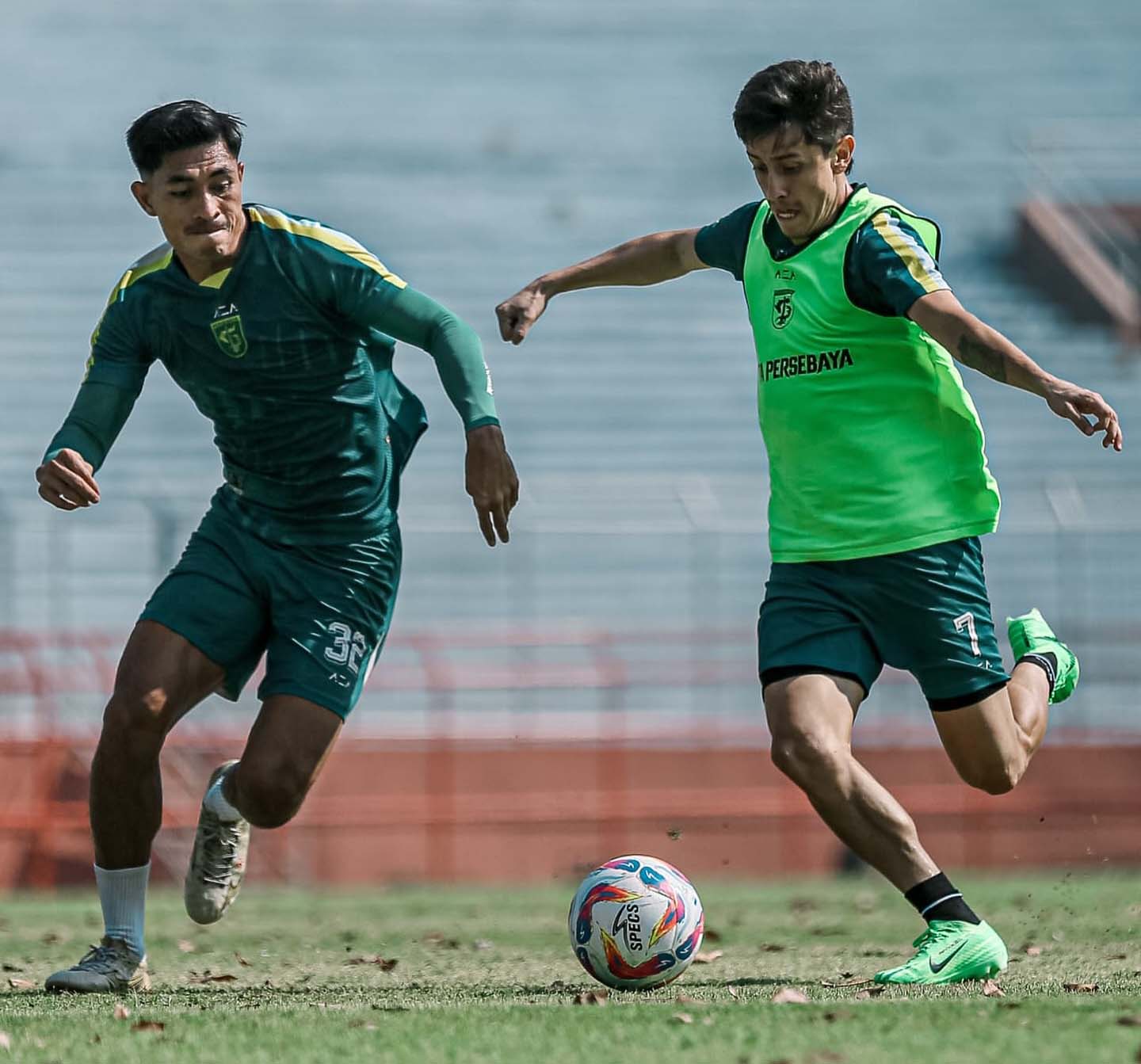 Pemain Persebaya Surabaya sedang latihan