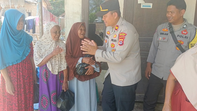 Polres Serang dan Jajaran Bagikan 1.000 Paket Sembako ke Warga