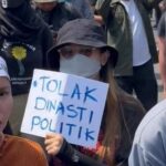 Ribuan pendemo padati jalanan di depan Gedung DPR RI. (Mico)