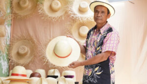 Topi Bambu Unggulan Kabupaten Tangerang