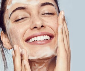 Basic Skincare Itu Apa? Ini Pengertian dan Cara Pengaplikasiannya