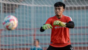 Tekat Ernando Ari Clean Sheet Persebaya Belum Terkalahkan