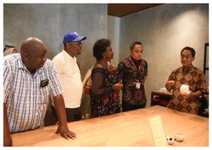 Parlemen Afrika Apresiasi Kerajinan Keramik Indonesia