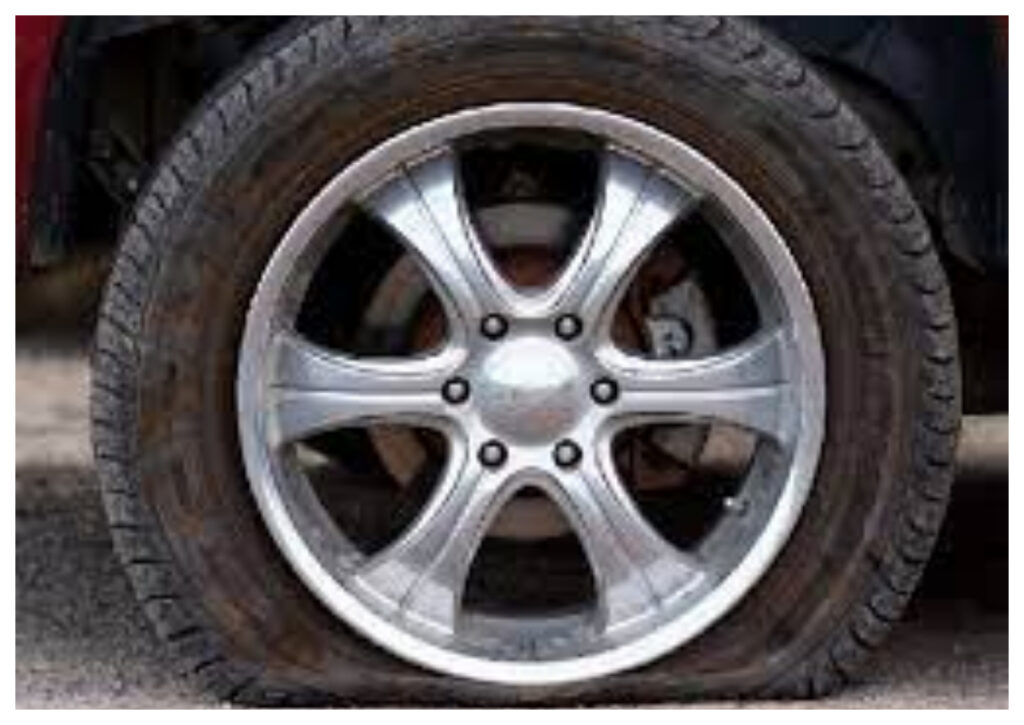 Dua Perampok Nasabah Bank dengan Modus Gembos Ban Dihajar Massa di Tangerang