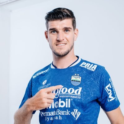 Pesan Menohok Nick Kuipers usai Kericuhan Persib vs Persija ‘Kenapa Kami Tidak Aman di Stadion Sendiri?’