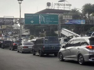 Satlantas Polres Bogor Terapkan Sistem One Way di Puncak Hari Ini!