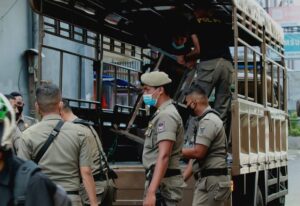 Satpol PP Apakah PNS? Ini Status Kepegawaian Satpol PP