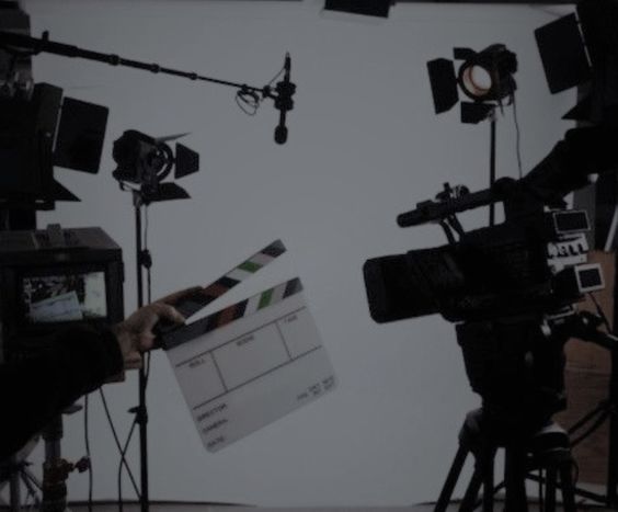 Tokoh Figuran Adalah