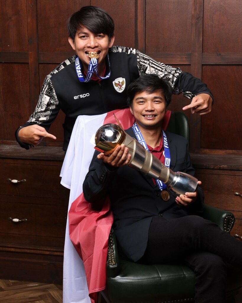 Budi Manar Hidayat Ungkap Kunci Kemenangan Indonesia dan Menjadi Juara Football Manager 2024, Tidur Saat Laga Final ?