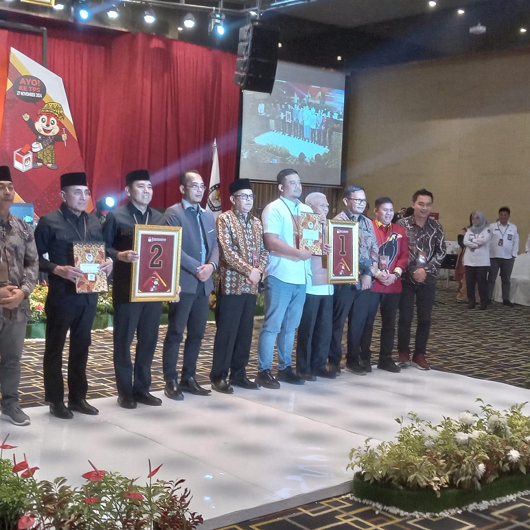 KPU Sumut menggelar pemilihan nomor urut Pilkada 2024, Senin (23/9/2024) malam. (Lilik)