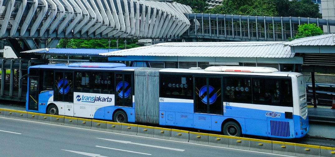 Bus Transjakarta perpangjam operasional sambut kualifikasi Piala Dunia 2026. (Ist)