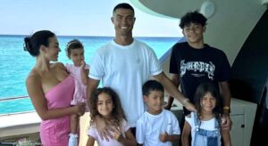 Kekayaan Bersih Cristiano Ronaldo Mencapai 7,4 triliun