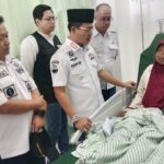Bupati Dadang Supriatna menemui korban gempa di Bandung. (Ist)