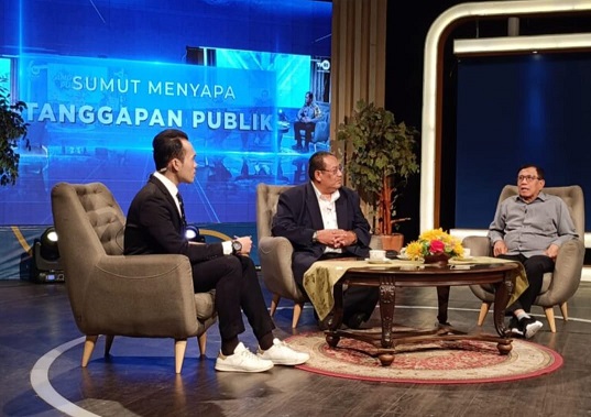 Ketum PWI Pusat Hendry Ch Bangun dan Prof. Dr. Iskandar Zulkarnain, Ketua Prodi Magister dan Doktor Ilmu Komunikasi Universitas Sumatera Utara (USU) di acara diskusi Pilkada 2024. (Ist)