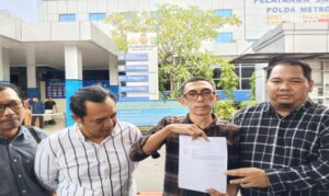 Aktivis 98 Laporkan Hilangnya Kaesang ke SPKT Polda Metro Jaya