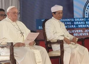 Mengharukan, Paus Fransiskus dan Nasaruddin Umar Tunjukkan Gestur Perdamaian 