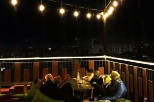 Ngopi Sambil Menikmati Pemandangan Kota di Tangerang