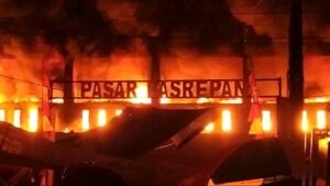 Tujuh Jam Pasar Jalur Bromo Membara Dimangsa Jago Merah