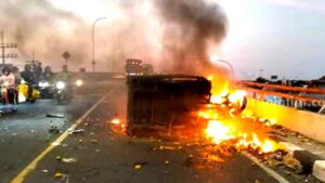 Kecelakaan Beruntun Separah ini Warga Jombang Meninggal Dunia