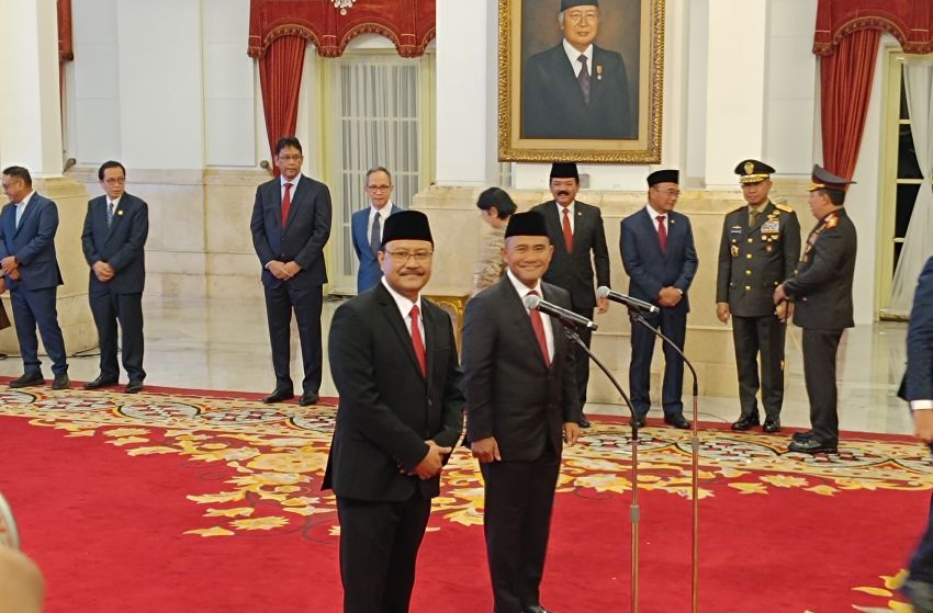 Presiden Jokowi melantik Kepala BNPT Irjen Pol Eddy Hartono dan Gus Iful sebagai Mensos. (Ist)