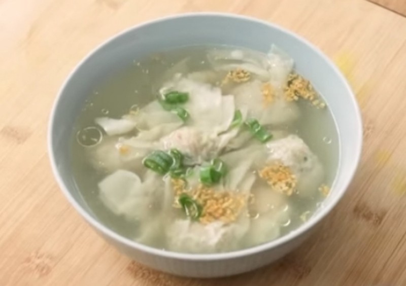 Resep Pangsit Ayam Kuah jadi menu favorit keluarga.