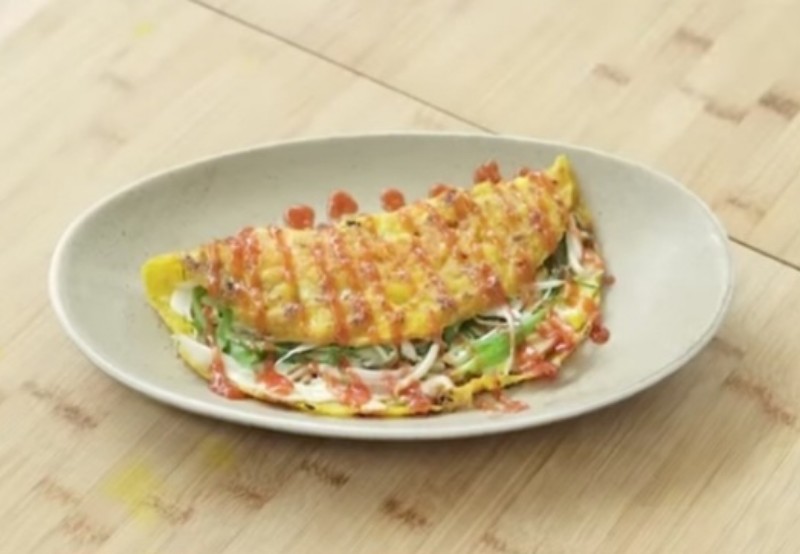 resep Telur Dadar Krispi atau Cripsy Omelette yang praktis mengolahnya.