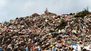 Pembuangan Sampah ke Pandeglang Saling Menguntungkan