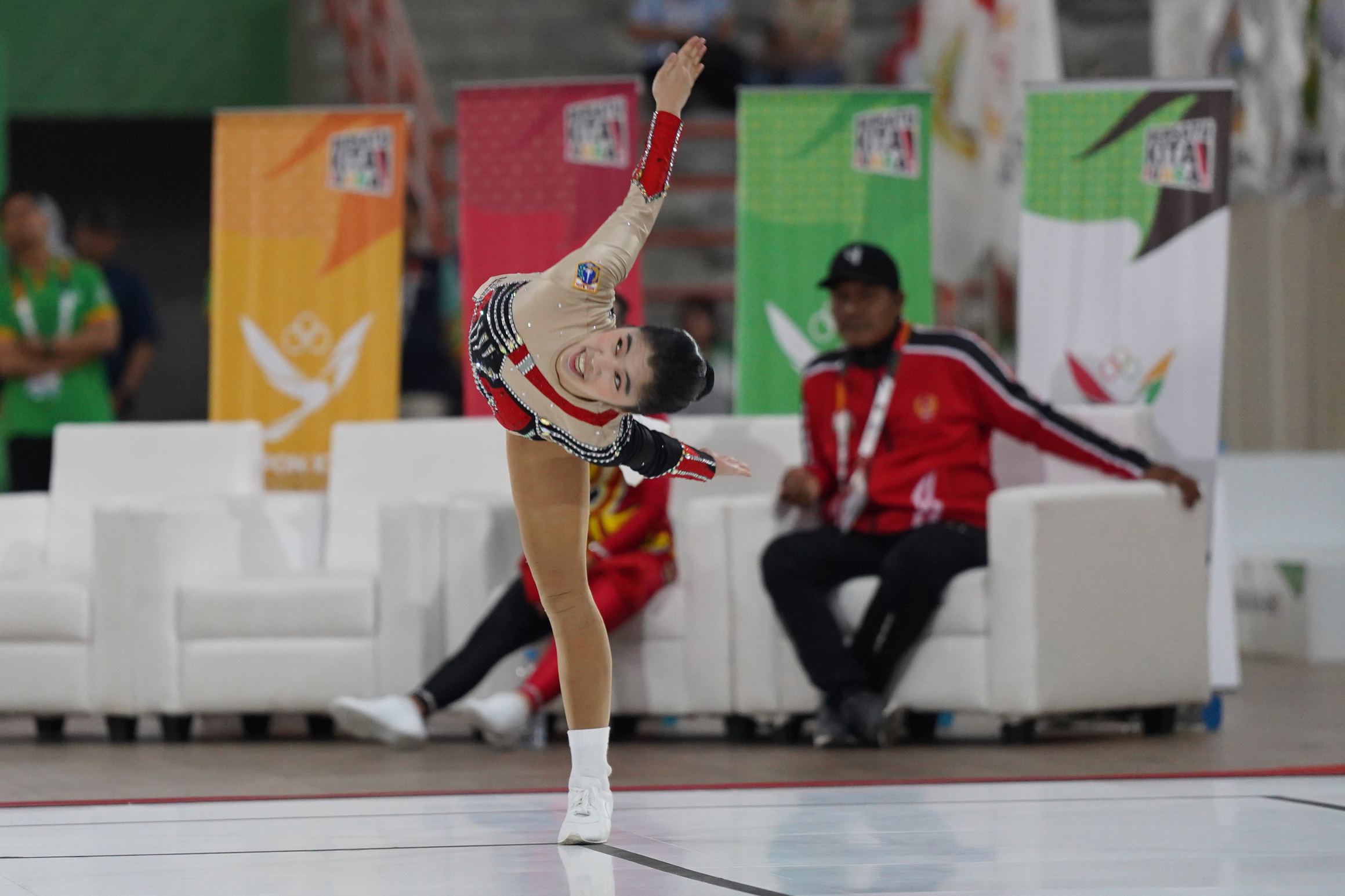 Pesenam DKI Jakarta memperoleh emas di PON Aceh-Sumut. (Lilik)