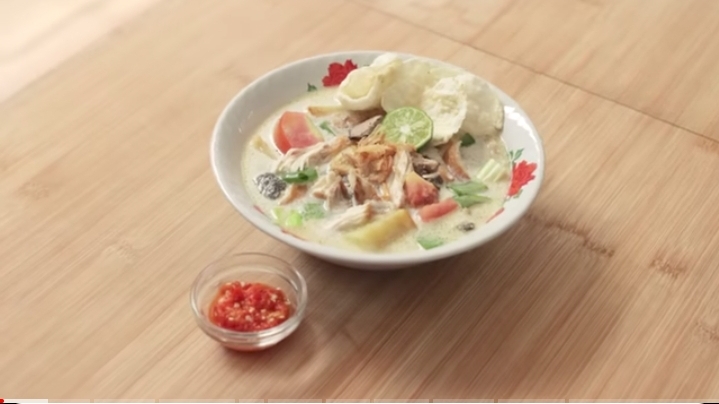 Berikut info resep Soto Ayam Betawi yang pas disajikan untuk menu keluarga.