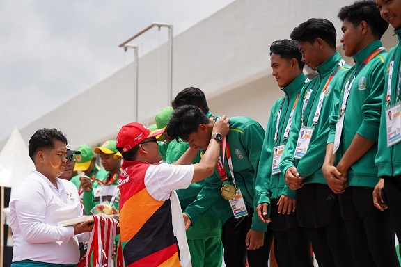Atlet Drumband Jawa Timur menjadi yang terbaik di Nomor Lomba Berbaris Jarak Pendek (LBJP) 400 Meter Putra PON Aceh-Sumut. (Ist)