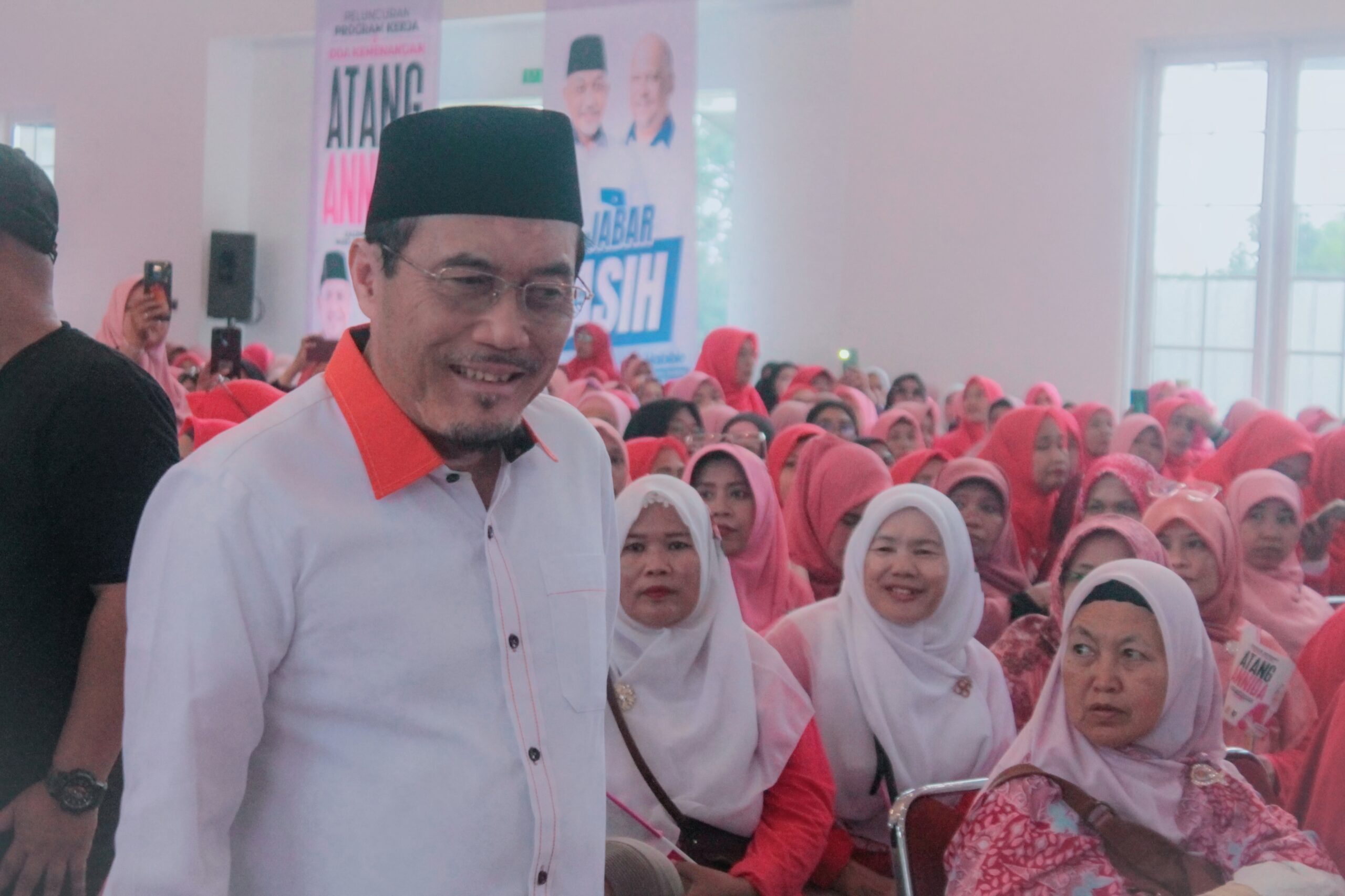 Paslon Cawagub DKI Jakata Suswono bersama kader PKS. (Nicho)