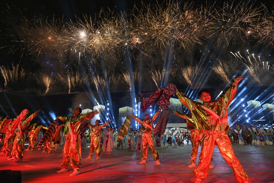 Penutupan PON XXI Aceh-Sumut berlangsung meriah. (Lilik)