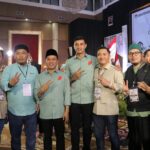 Calon Bupati dan Wakil Bupati Bandung, Dr Dadang Supriatna-Ali Syakieb berfoto bersama usai mengikuti debat publik di Bandung. (Ist)