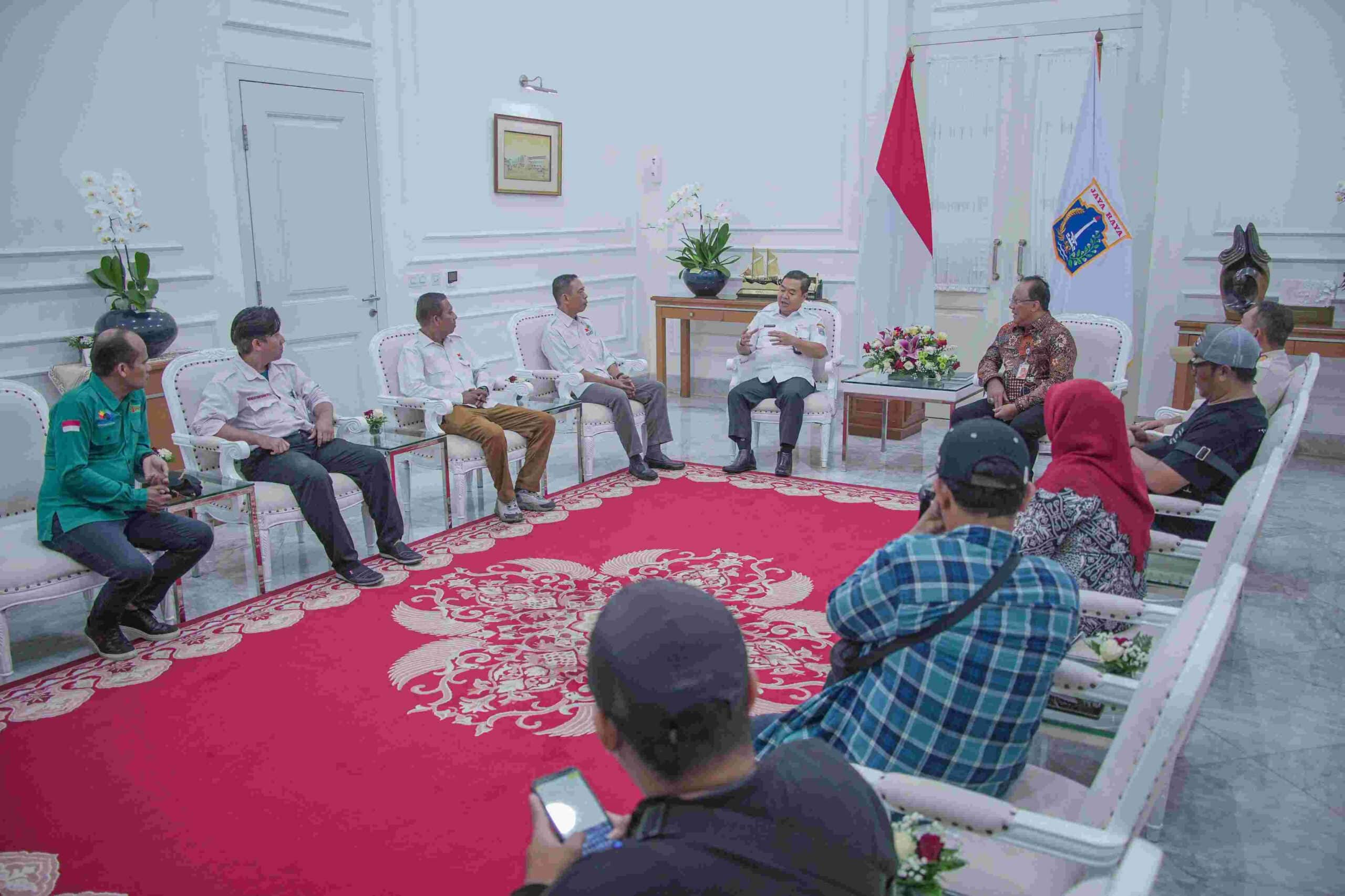 Pj Gubernur Teguh bertemu dengan perwakilan buruh (Ist)
