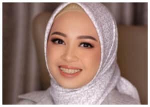 Konsistensi dan Inovasi Lira Krisnalisa dalam Membangun Brand Fashion Modest Wear